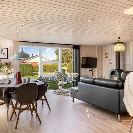 Ali - 500m From The Sea By Interhome *