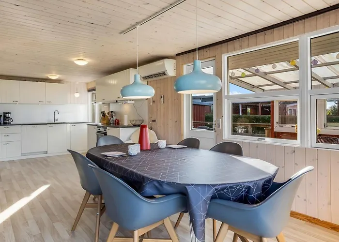 Nyaraló Ali - 500m From The Sea By Interhome Hejls